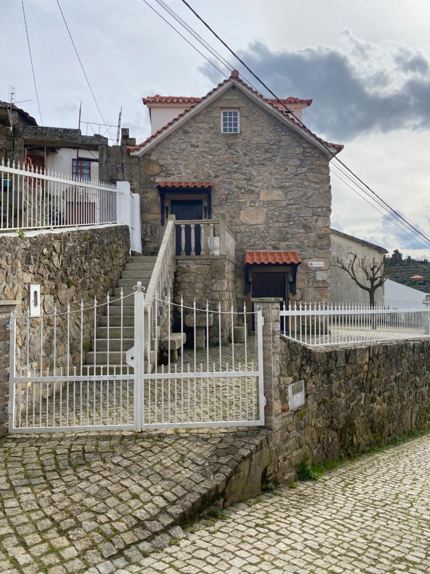 Villa Stone House Salzedas Esterno foto